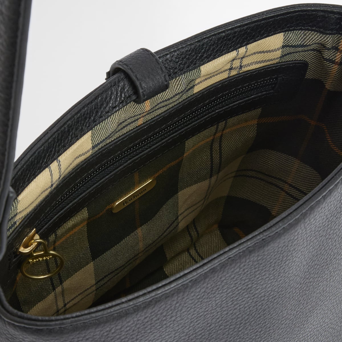 Barbour Cedar Leather Bucket Bag | Black