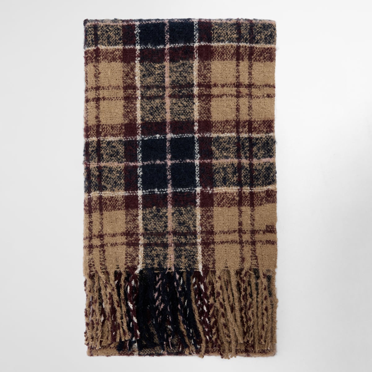 Barbour Saltburn Beanie & Scarf Set | Gardenia Tartan