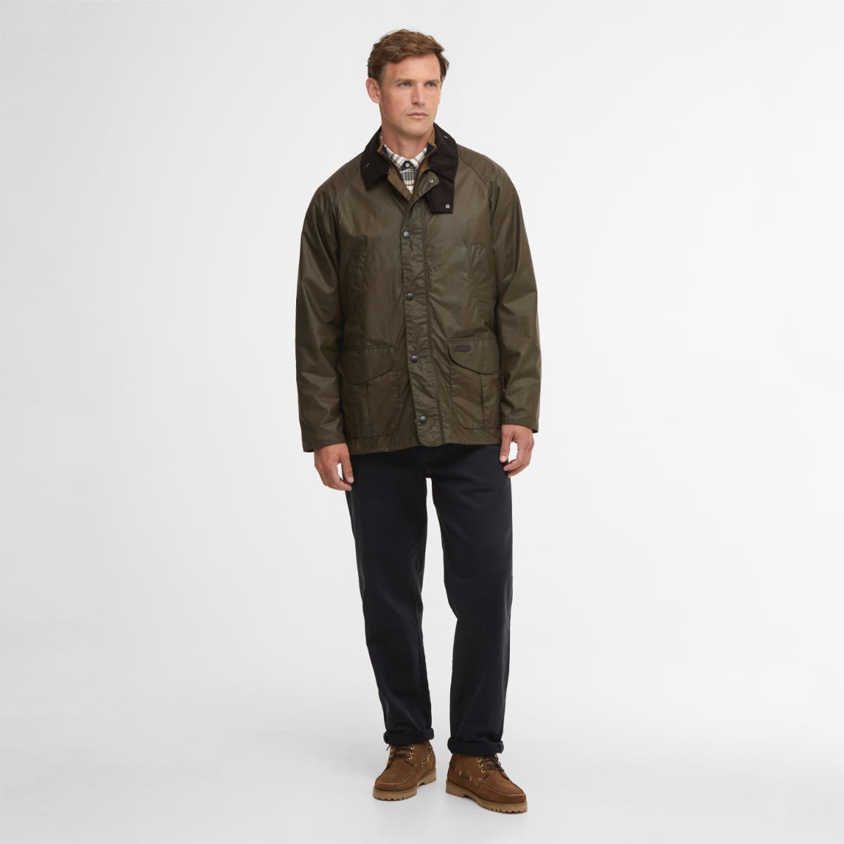 Man wearing olive Barbour Lightweight Stratford Waxed Jacket Beech front view.