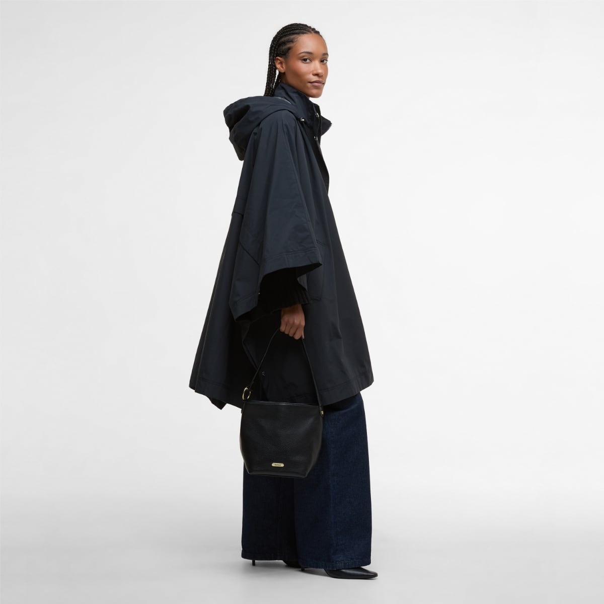 Barbour Cedar Leather Bucket Bag | Black