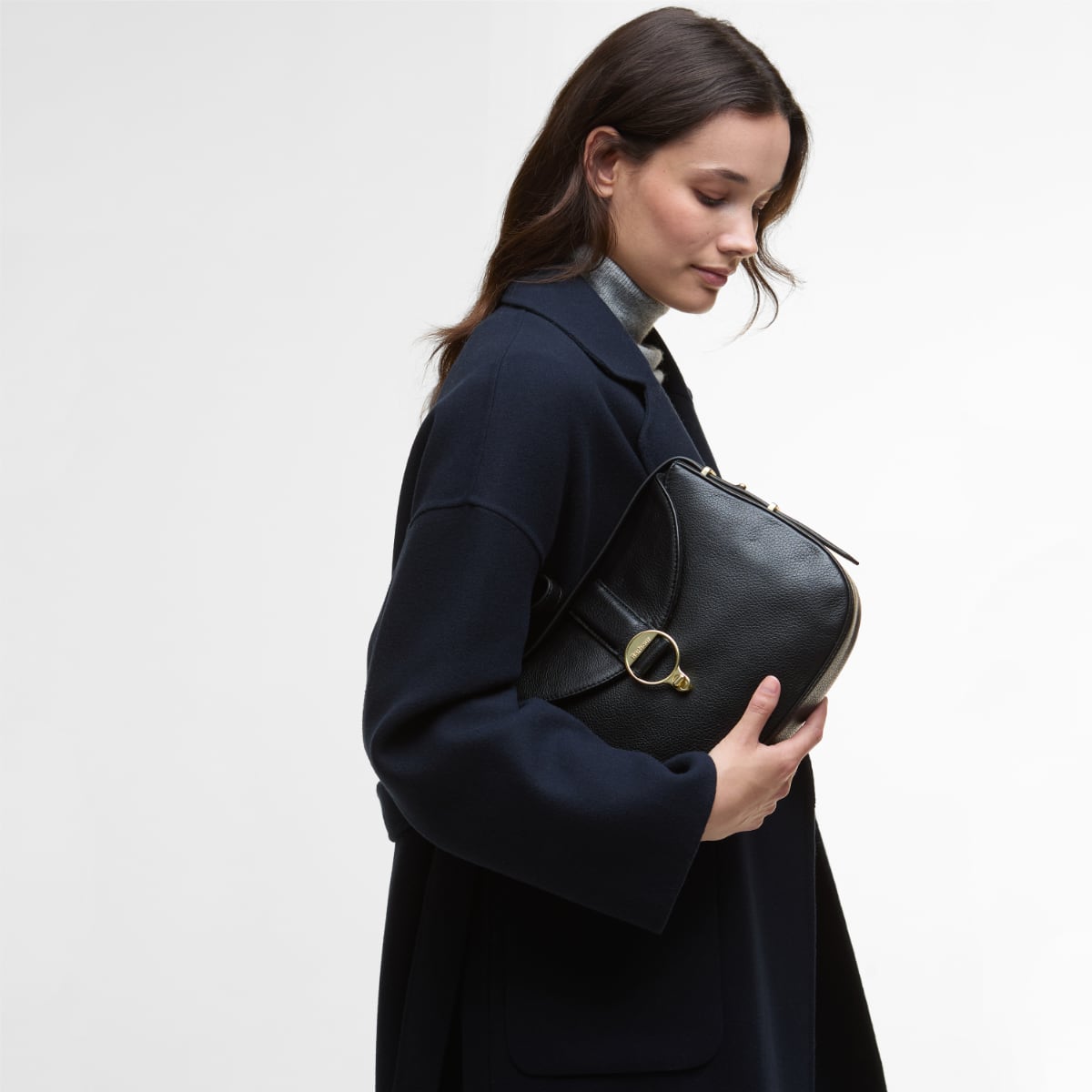 Barbour Alder Leather Shoulder Bag | Black